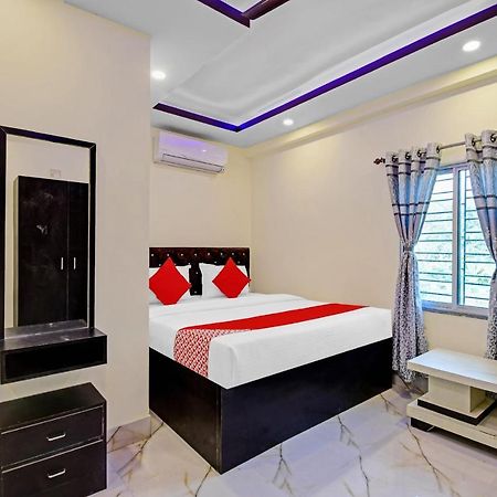 Oyo 86602 Hotel Dream Palace Kolkata Bagian luar foto
