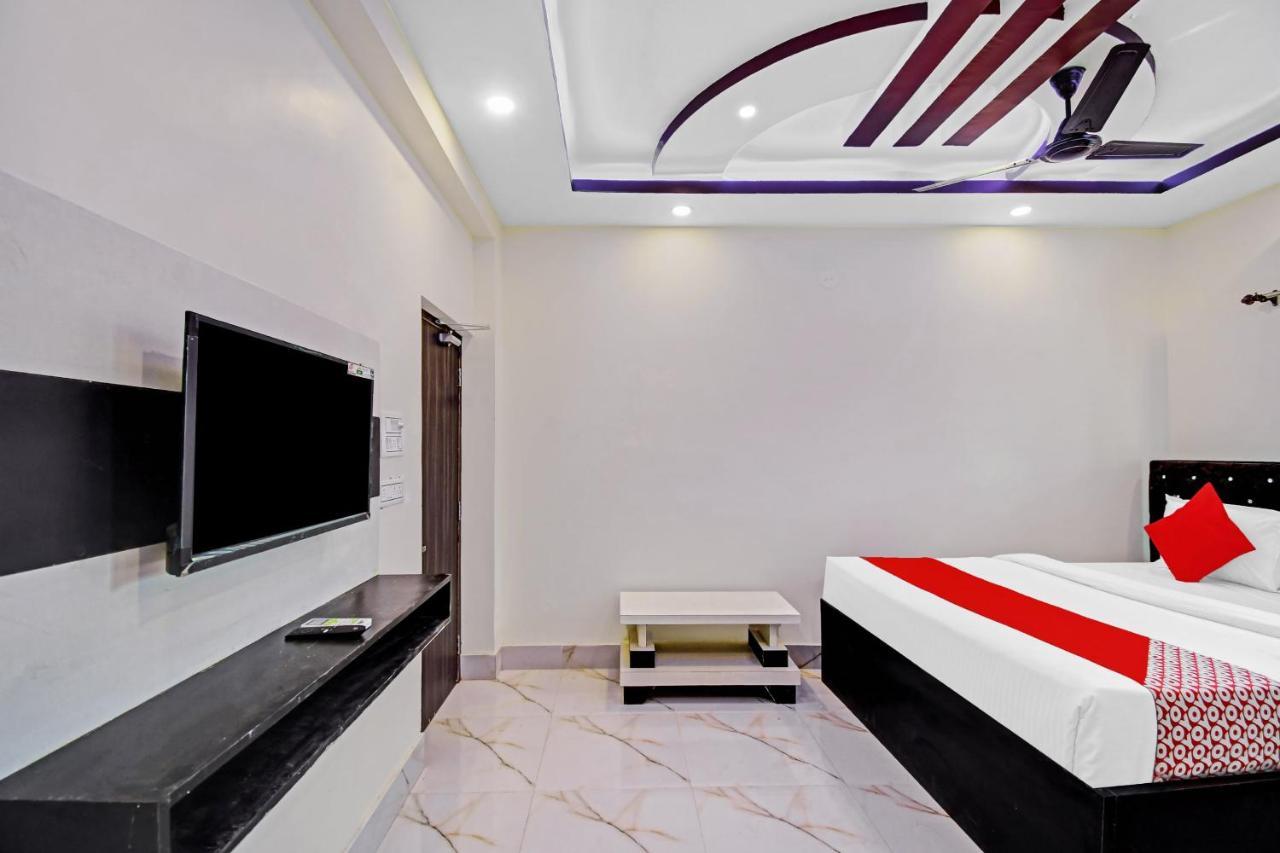Oyo 86602 Hotel Dream Palace Kolkata Bagian luar foto