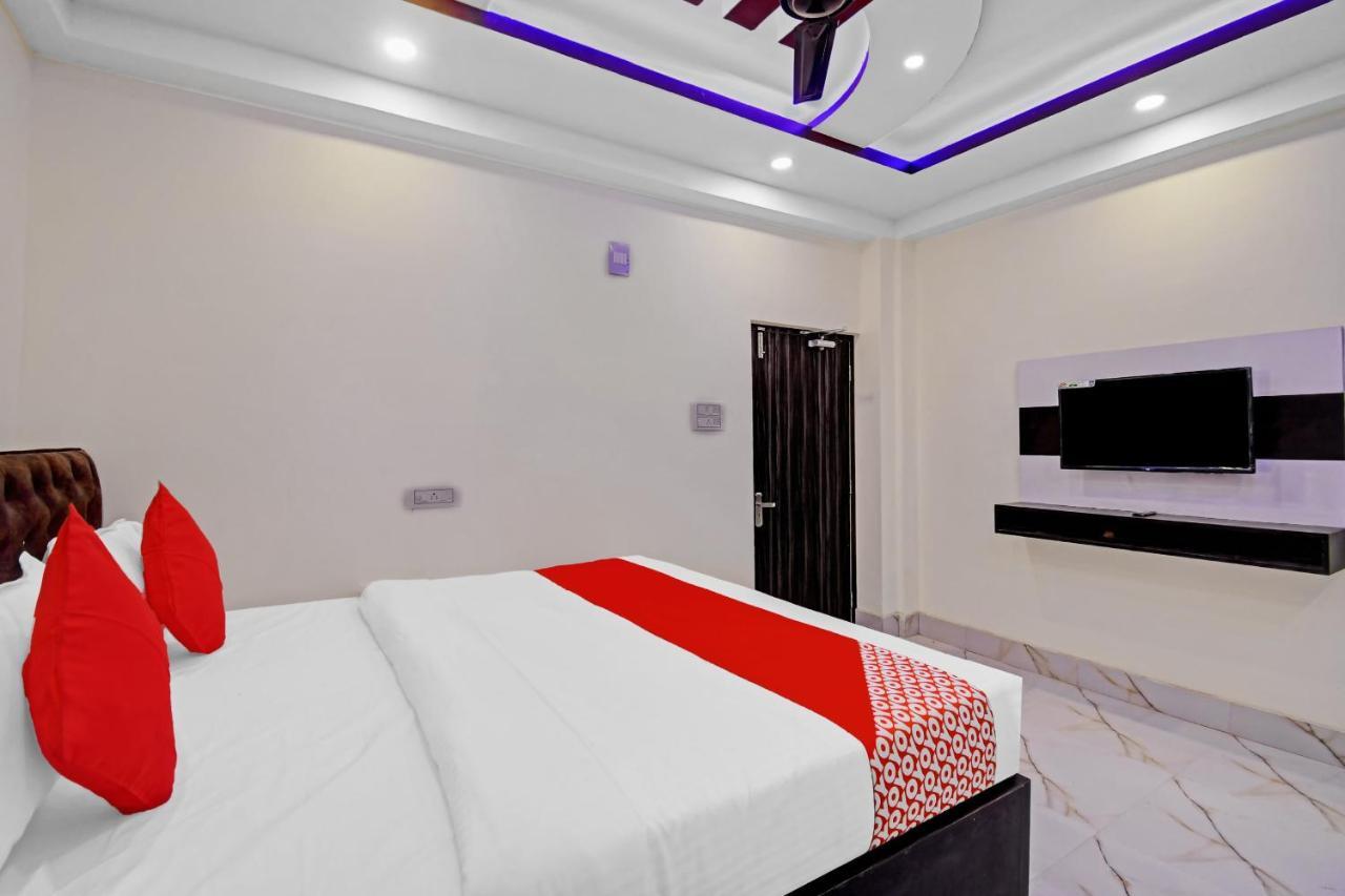 Oyo 86602 Hotel Dream Palace Kolkata Bagian luar foto